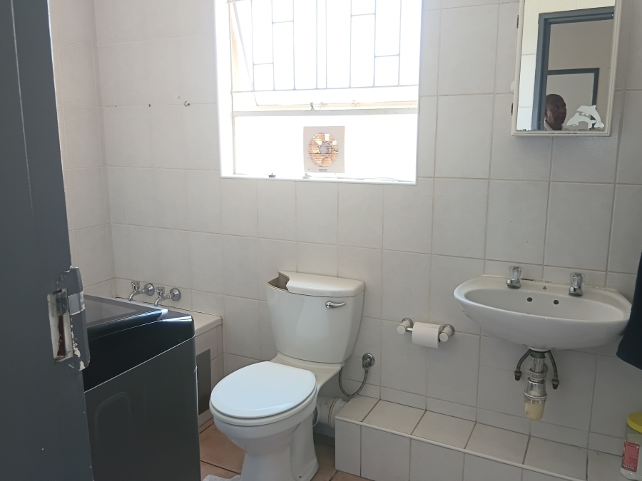 1 Bedroom Property for Sale in Kannoniers Park North West